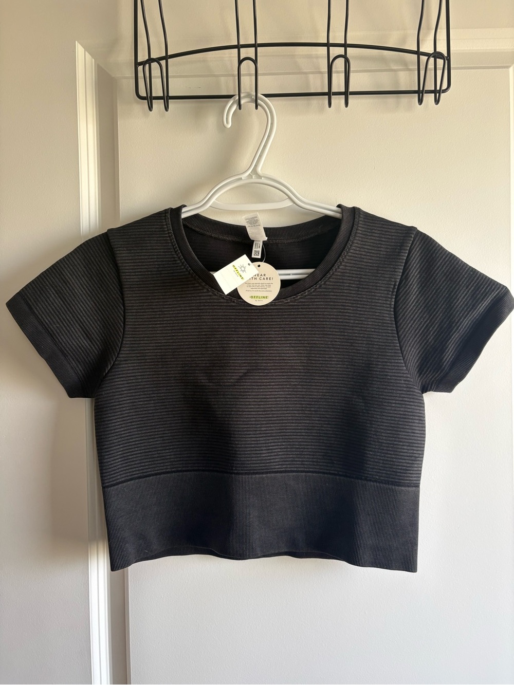AERIE Offline Black Ribbed Short-Sleeve Cropped Top